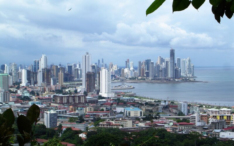 How Panama’s economy works: dollar, Canal, banking, logistics and territorial taxation