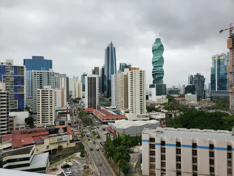 Qué desarrolladoras y proyectos residenciales recomienda la IA en Panamá: estudio Radar IA