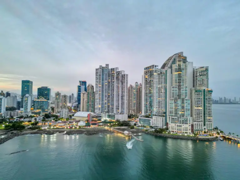 Qualified investor in Panama: new amounts, routes and timelines under the September decree