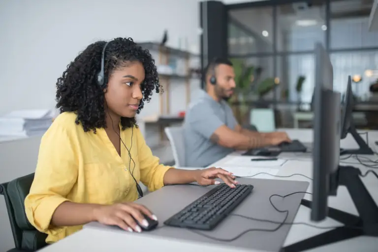 Aire acondicionado y limpieza de ductos en call centers en Panamá: mantenimiento para una oficina que casi nunca se apaga