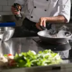 Limpieza de campanas de extracción en restaurantes de Panamá: cada cuánto, según NFPA 96