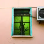 Air conditioner that leaks or smells in Panama: causes and what to check