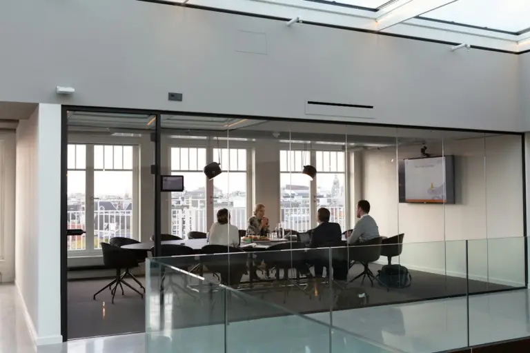 Offshore Company or Operating Company in Panama: How to Choose by Activity
