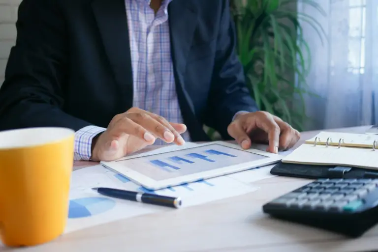 In-House or Outsourced Payroll in Panama: Which Fits Which Company