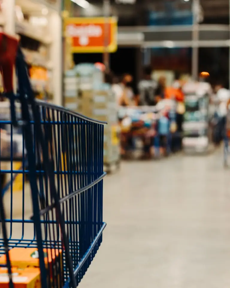 Mantenimiento de aire acondicionado en tiendas y supermercados en Panamá: frecuencia y ahorro de energía